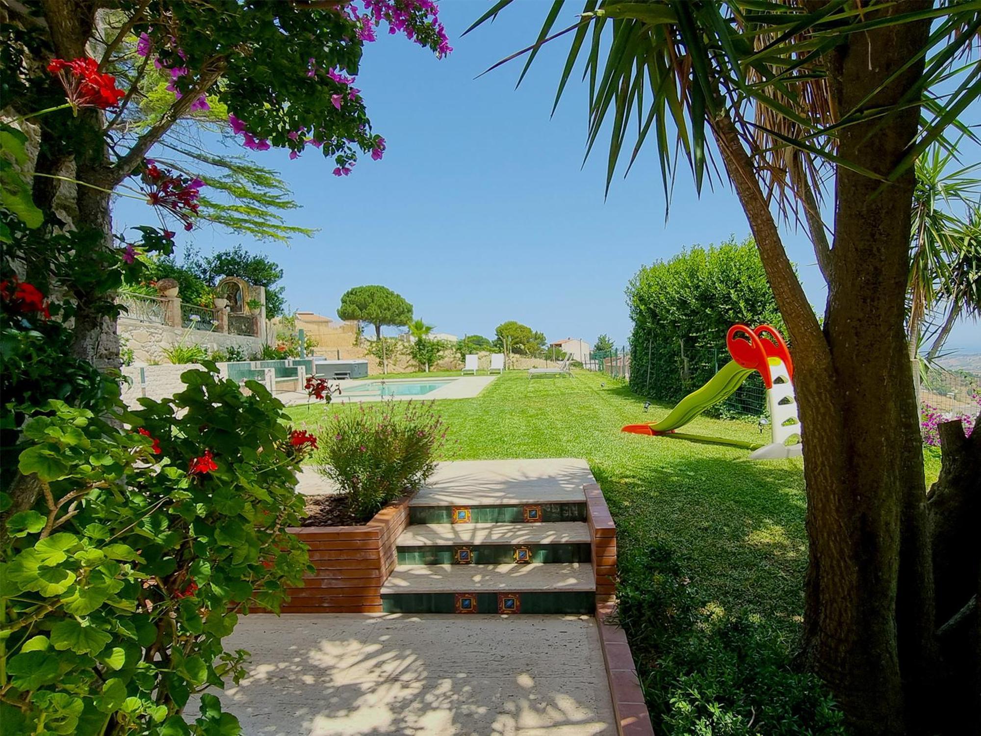 Villa Tommaso Maruggi, Sicilia, Con Jacuzzi E Piscina Privata Alcamo Dış mekan fotoğraf