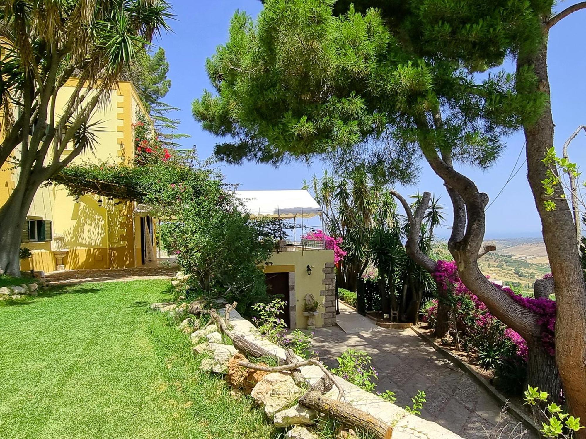 Villa Tommaso Maruggi, Sicilia, Con Jacuzzi E Piscina Privata Alcamo Dış mekan fotoğraf